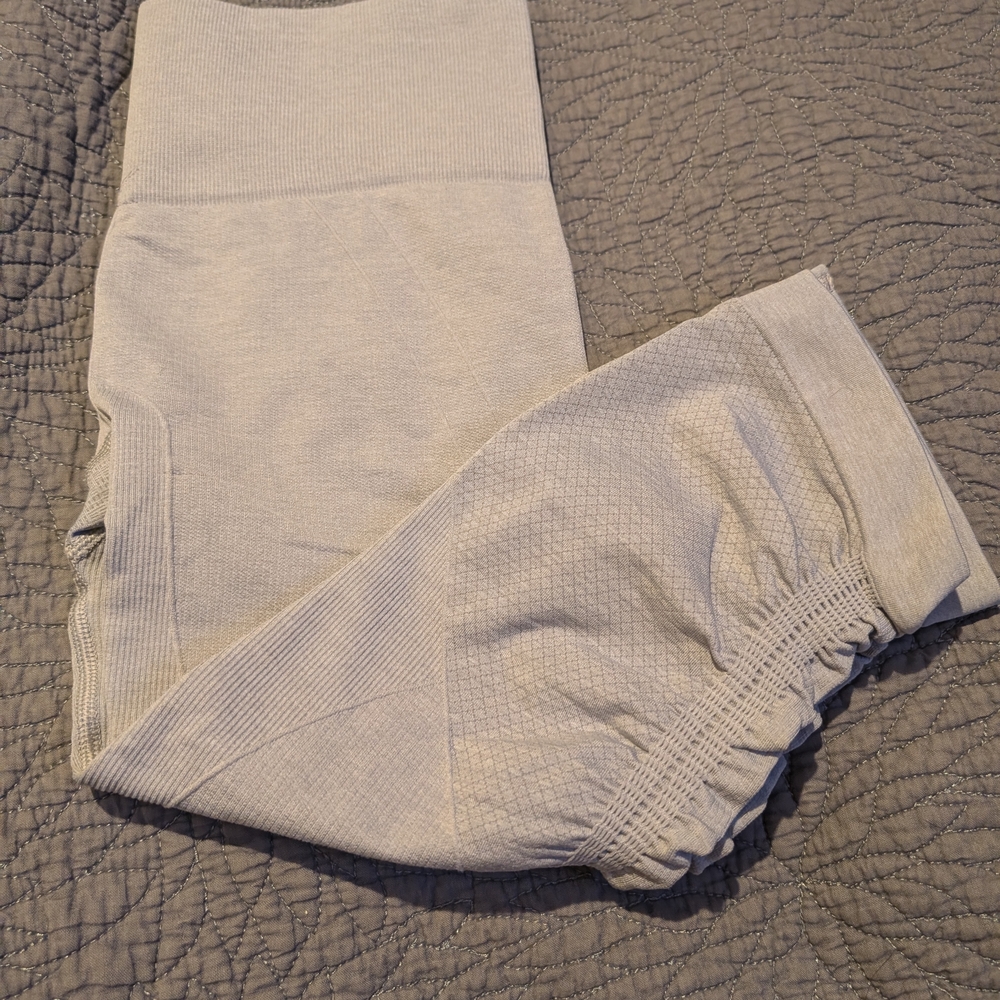 Lululemon Seamless Crop